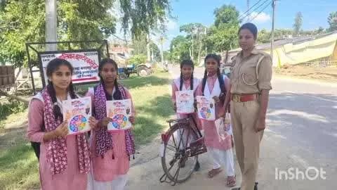 बलरामपुर: मिशन शक्ति अभियान के अंतर्गत थाना क्षेत्र में विभिन्न स्थानों पर पुलिस टीम द्वारा चलाया गया जागरुकता अभियान