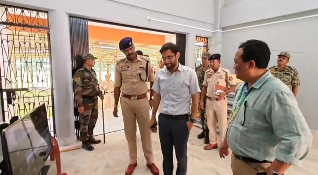 খোয়াই: তুলাসিকরে ভিলেজ কাউন্সিল নির্বাচনের আগে জেলাশাসক ও এসপির পরিদর্শন