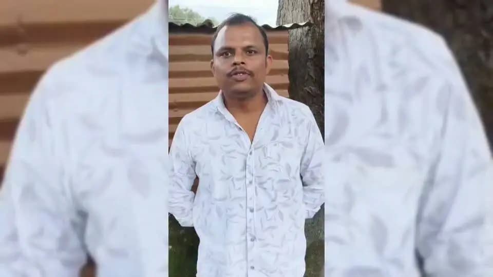 सोनू बघेल को मिल रहा फसल बीमा योजना का लाभ, प्रधानमंत्री श्री नरेंद्र मोदी एवं मुख्यमंत्री का जताया आभार
#SevaSankalpAbhiyan #सेवा_संकल्प_अभियान #शहडोल #shahdol