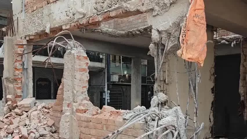 सत्य निकेतन हादसे के बाद MCD का एक्शन जारी, दिल्लीभर में 42 ध्वस्तीकरण कार्रवाई