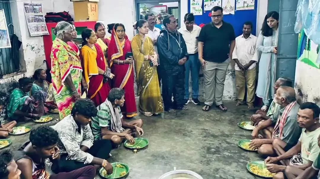 ପାରଳାଖେମୁଣ୍ଡି: କାଶୀନଗର ବ୍ଲକର ବିଭିନ୍ନ ସମ୍ବେଦନଶୀଳ ଅଞ୍ଚଳ ପରିଦର୍ଶନ କଲେ ଗଜପତି ଜିଲ୍ଲାପାଳ