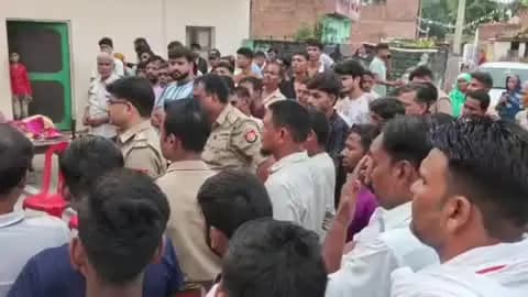 करछना: करछना में शराब के नशे में धुत कलयुगी पिता ने चाकू और डंबल से बेटे की हत्या की