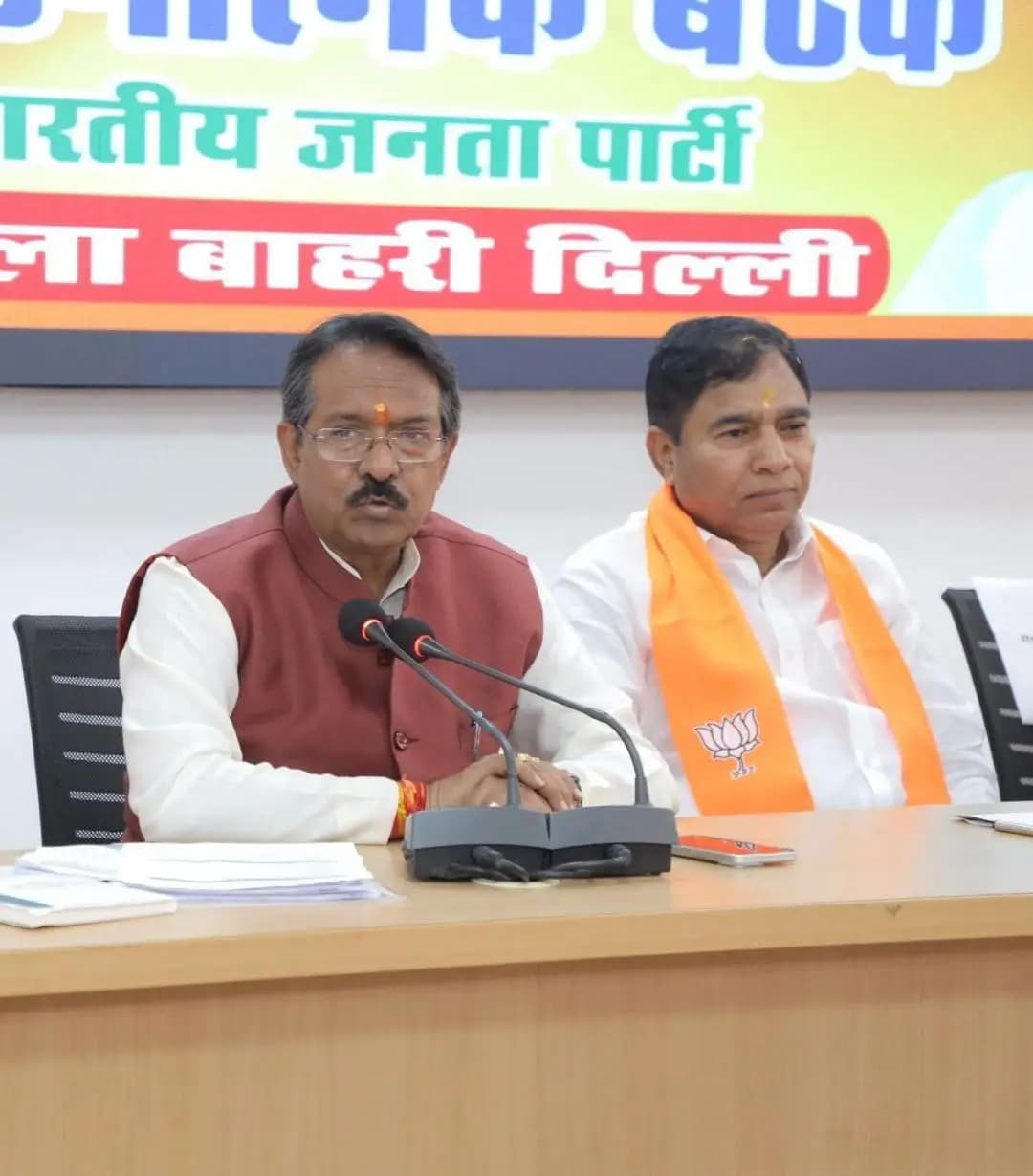सांसद योगेंद्र चंदोलिया ने बाहरी दिल्ली जिले में सेवा संकल्प अभियान पर चर्चा की