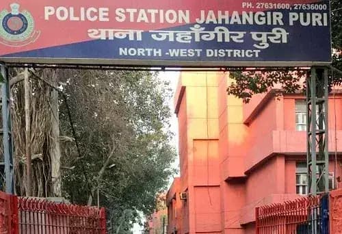 रोहिणी: जहांगीरपुरी में दिन-दहाड़े चांदी के सामान से भरा बैग लूट लिया गया