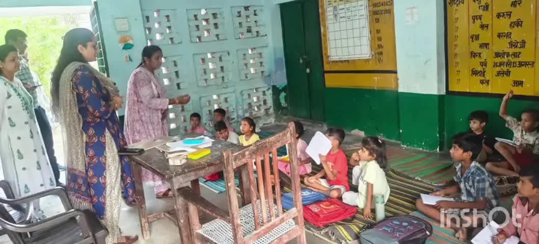 हरदोई: मुख्य विकास अधिकारी ने नगर क्षेत्र के परिषदीय विद्यालयों का किया औचक निरीक्षण, कम छात्र उपस्थिति पर जताई नाराजगी
