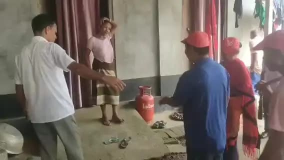 সাব্রুম: গার্দ্দাং এডিসি ভিলেজের বিভিন্ন পাড়ায় বামফ্রন্ট প্রার্থীদের সমর্থনে বাড়ী বাড়ী প্রচার করেন সিপিআই(এম)