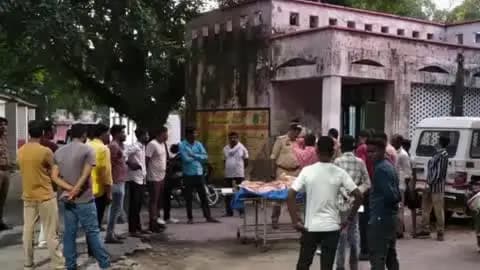 तरबगंज: नवाबगंज तरबगंज मार्ग पर लौवावीर के पास दो बाइकों की आमने-सामने भिड़ंत, दो चचेरे भाइयों की मौत, दंपति घायल