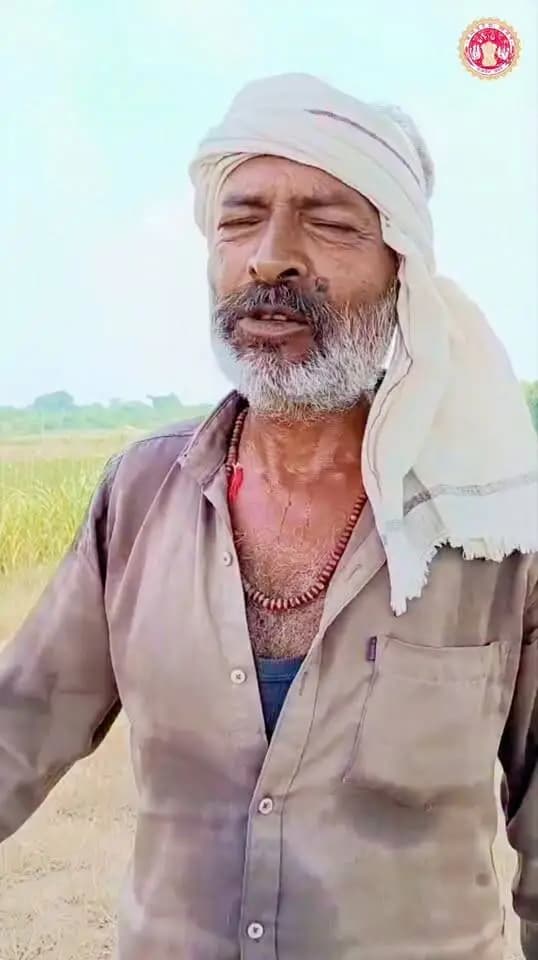पारंपरिक खेती से आगे बढ़कर, अपनाया फसल विविधीकरण
ग्राम मवई निवासी श्री लक्ष्मी नारायण पटवा
पारंपरिक फसलों के साथ सब्जी, फूल और ड्रैगन फ्रूट की खेती तथा पशुपालन को बनाया आय का अतिरिक्त माध्यम।
20 बीघा में खेती से 5–6 लाख रुपये तक का लाभ
“आधुनिक तकनीक अपनाएं,
खेती को अधिक लाभकारी बनाएं।”
नई सोच और नवाचार के साथ खेती को बनाया खुशहाली का आधार।
Dr Mohan Yadav
CM Madhya Pradesh
Jansampark Madhya Pradesh
Department of Agriculture, Madhya Pradesh
#datia #CMMadhyaPradesh #दतिया #JansamparkMP #मध्यप्रदेश #सफलता_की_कहानी #सेवा_संकल्प_अभियान #SevaSankalpAbhiyan