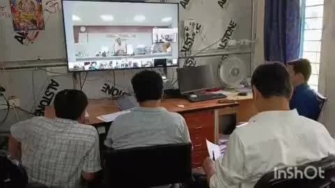 मढ़ौरा: मढ़ौरा प्रखंड कार्यालय में जिलाधिकारी ने वीडियो कांफ्रेंस के माध्यम से स्वास्थ्य संबंधित योजनाओं की समीक्षा की