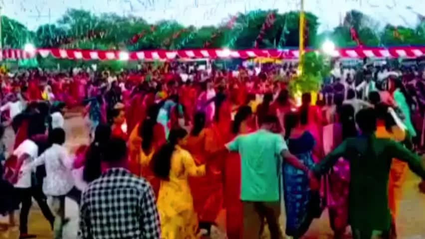 चक्रधरपुर: चक्रधरपुर में श्रद्धालुओं ने किया करमा डाली का विसर्जन