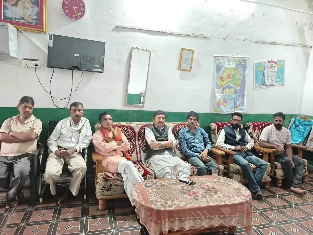 सेवा संकल्प अभियान के अंतर्गत 'मेरे सपनों का भारत' कार्यक्रम मण्डल गाड़ासरई के शासकीय उच्चतर माध्यमिक विद्यालय में सम्पन
