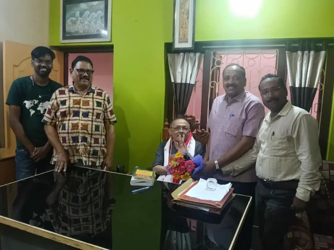କଟକ ପୌରାଞ୍ଚଳ: ବରିଷ୍ଠ ଆଇନଜୀବୀ ଗୋପାଳକୃଷ୍ଣ ମହାନ୍ତିଙ୍କୁ ଭେଟିଲେ କଟକ ମେୟର