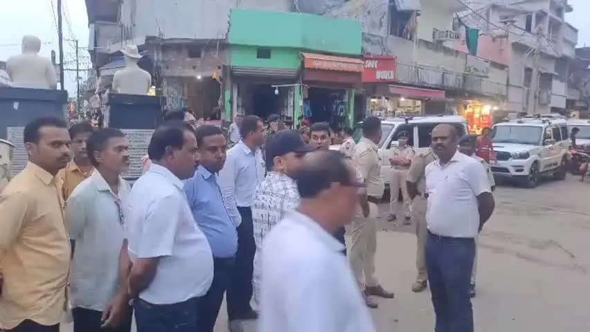 निर्मली: निर्मली शहर में प्रशासन का अतिक्रमण विरोधी अभियान बुधवार को चौथे दिन भी जारी