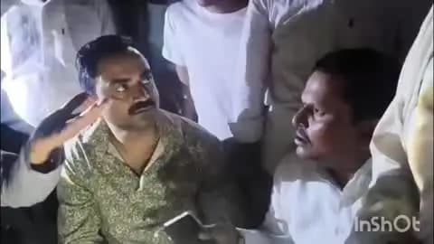 दातागंज: उसहैत क्षेत्र के नौगबा नशीनगर में आंवला सपा सांसद नीरज मौर्य के साथ पीड़ित परिवार से मिले केसी शाक्य