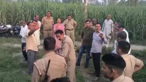 जानसठ: ककरौली के गांव कटिया में सरकारी चकरोड की जमीन पर अवैध कब्जे के खिलाफ प्रशासन ने चलाया अभियान