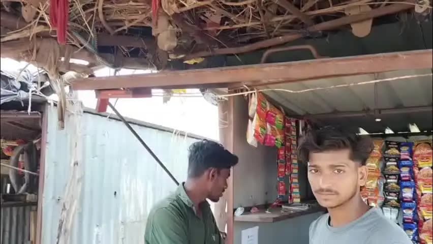 कोलारस: कोलारस कस्बे में राई रोड पर एक रात में 4 दुकानों के ताले टूटे; आपसी विवाद में चोरी की आशंका