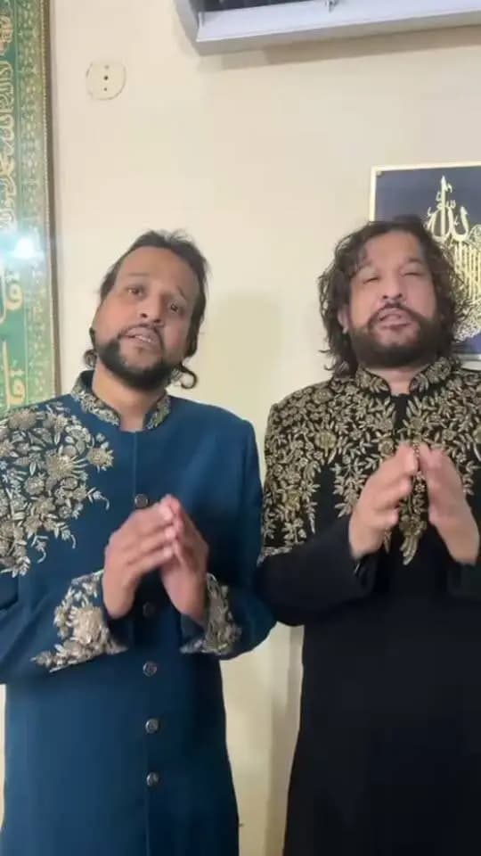 ⏳ बस दो दिन और… फिर कव्वाली के रंग में रंगेगा जहानाबाद! 🎶
✨ सूफ़ी महोत्सव–2026 में सुप्रसिद्ध निज़ामी बंधु के सूफ़ियाना कलाम का जादू छाएगा—हर सुर में मोहब्बत, हर लफ़्ज़ में अमन का होगा पैग़ाम। ❤️
🎤 जिन आवाज़ों को सुनने का इंतज़ार था, अब उन्हें रूबरू सुनने का वक़्त करीब है!
📍 खेल मैदान, मध्य विद्यालय काको, जहानाबाद
🤝 अपनों को बताइए, दोस्तों को साथ लाइए—रूहानियत से सजी इस शाम को अपनी मौजूदगी से खास बनाइए।
🌙 मिलते हैं सूफी महोत्सव में… जहाँ सुर जुड़ेंगे और दिल भी!
#सूफ़ीमहोत्सव2026 #निज़ामीबंधु #काको #जहानाबाद #विकसितभारत_समृद्धबिहार_आदर्शजहानाबाद