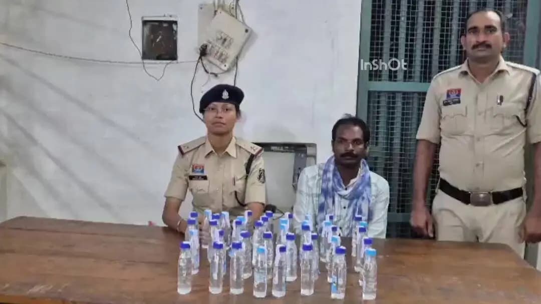 बिलासपुर: बिल्हा में रिक्शे से 40 पव्वे शराब जब्त, आरोपी गिरफ्तार, भैसबोड़ अंडरब्रिज के पास 7.2 लीटर देशी प्लेन भी बरामद