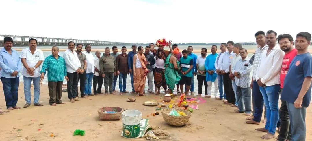 କଲେଜ ଛକ ପୂଜା ପ୍ରତିଷ୍ଠାନର ମାଟି ଅନୁକୂଳ ସମ୍ପନ୍ନ