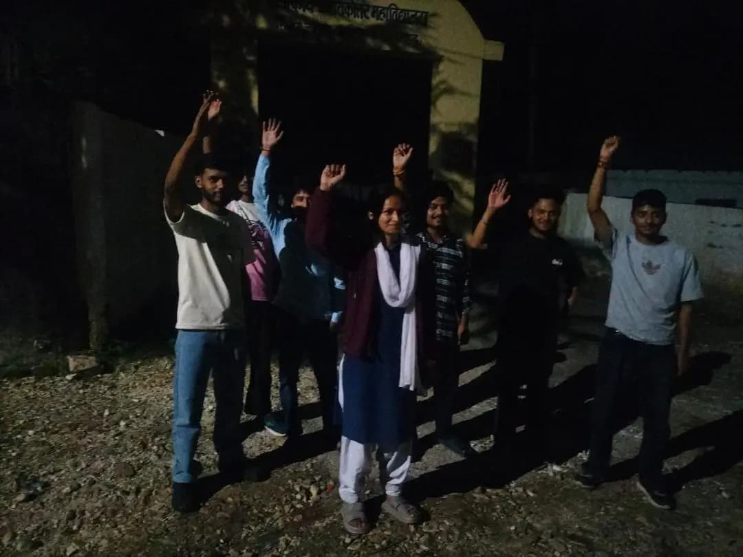 बेरीनाग: बेरीनाग कॉलेज में 75% उपस्थिति को लेकर छात्रसंघ चुनाव विवाद, पुलिस ने धरना कर रहे छात्र नेता हटाए