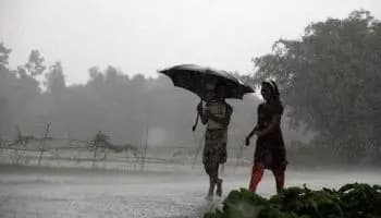 কলকাতা: দক্ষিণবঙ্গে ভারী থেকে অতি ভারী বৃষ্টির জন্য কমলা সতর্কতা