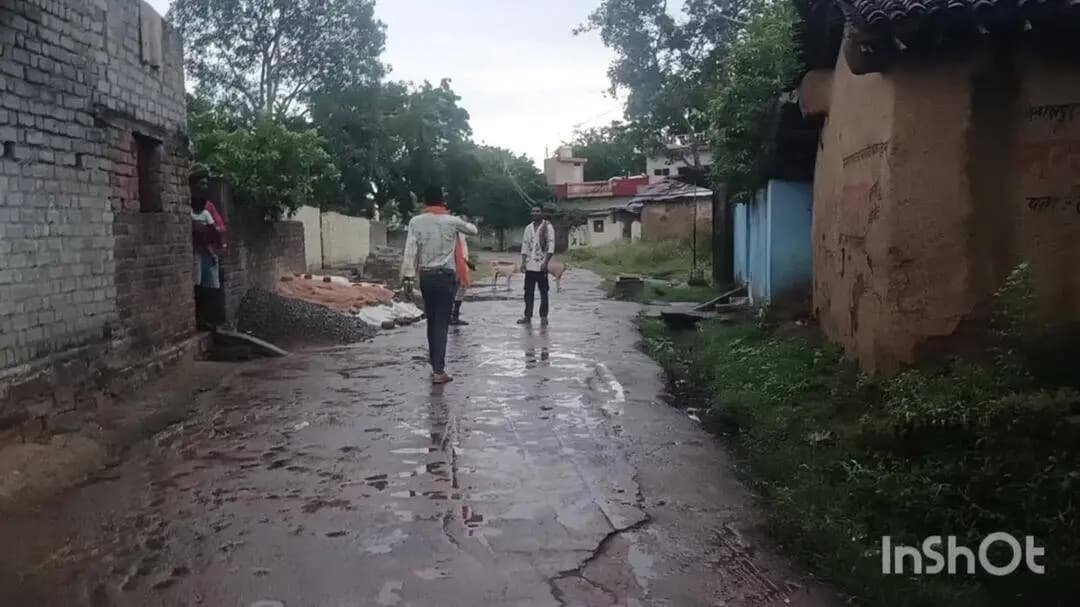 बोदरी: घर छोड़कर दूसरे मर्द के साथ भाग चुकी तीन बच्चों की मां को जगह-जगह ढूंढ रहा पति, कहा- बच्चों के खातिर तुम आ जाओ