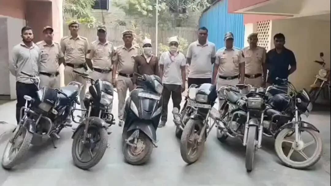 यमुना विहार: गोकलपुरी पुलिस ने दो ऑटो लिफ्टर दबोचे, चोरी के 6 दोपहिया वाहन बरामद
