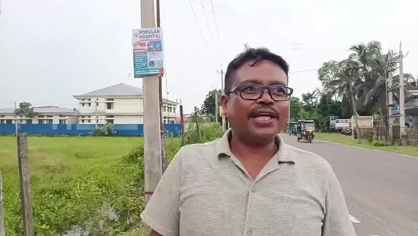 ধুবুৰী ভাগ: ধুবুৰীত ৰাজহুৱা স্থান আৰু বিদ্যুৎ খুঁটাত অবৈধ বিজ্ঞাপন: প্ৰশাসনৰ হস্তক্ষেপ দাবীত দ'ল সংগঠন প্ৰতিক্ৰিয়া।