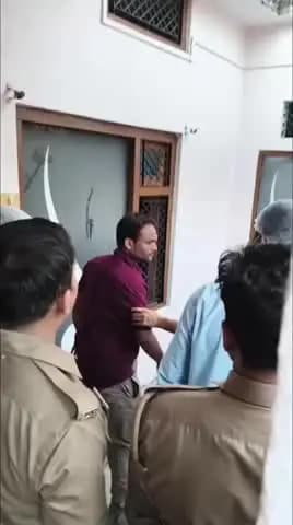 बहराइच: ढ़पालीपुरवा मोहल्ले में युवक ने सुसाइड नोट लिखकर लगाई फांसी, लिखा- मेरी चिता पर एक सिगरेट जरूर जलाना