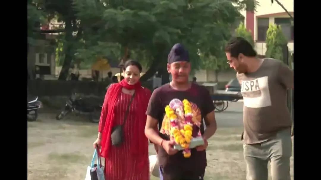 डिफेन्स कॉलोनी: दिल्ली में अनंत चतुर्दशी पर गणेश प्रतिमाओं का विसर्जन कृत्रिम तालाबों में