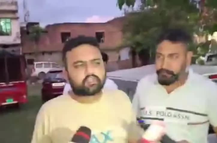 रुद्रपुर: जनता स्कूल रोड पर गाड़ी पार्क करते समय दो पक्षों में हुआ विवाद, युवक मयंक अरोरा ने पुलिस को दी तहरीर