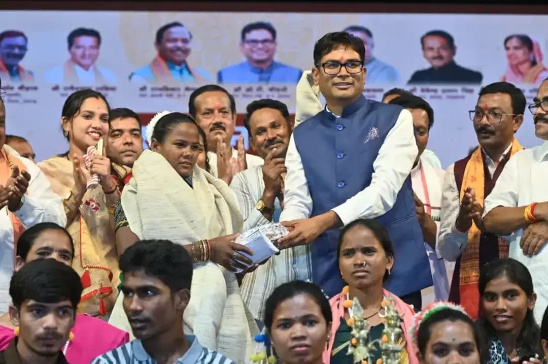 महाराजा चक्रधर सिंह की कला साधना को नमन, चक्रधर समारोह ने रायगढ़ की सांस्कृतिक विरासत को दी नई पहचान-वित्त मंत्री श्री ओ.पी.चौधरी
चक्रधर समारोह के समापन में वित्त मंत्री ने की बड़ी घोषणाएं, 2 करोड़ से बनेगा कंटेंट क्रिएटर्स के लिए स्टूडियो
वित्त मंत्री ने कला संगीत महाविद्यालय से लेकर 10 नए ऑक्सीजन गार्डन तक, रायगढ़ के विकास का रोडमैप सामने रखा
#41chakradharsamaroh #chakradharsamaroh2026 #raigarh