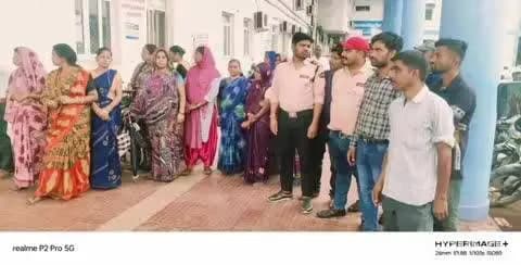 सिंगरौली: जिला अस्पताल ट्रामा सेंटर में 3 महीने से वेतन नहीं सफाई कर्मी और सुरक्षा गार्ड हड़ताल