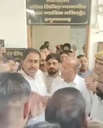 हनुमानगढ़: निर्दलीय विधायक गणेश बंसल को सीआईड़ीसीबी ने न्यायालय में पेश किया, रिमांड की मांग कोर्ट ने खारिज की