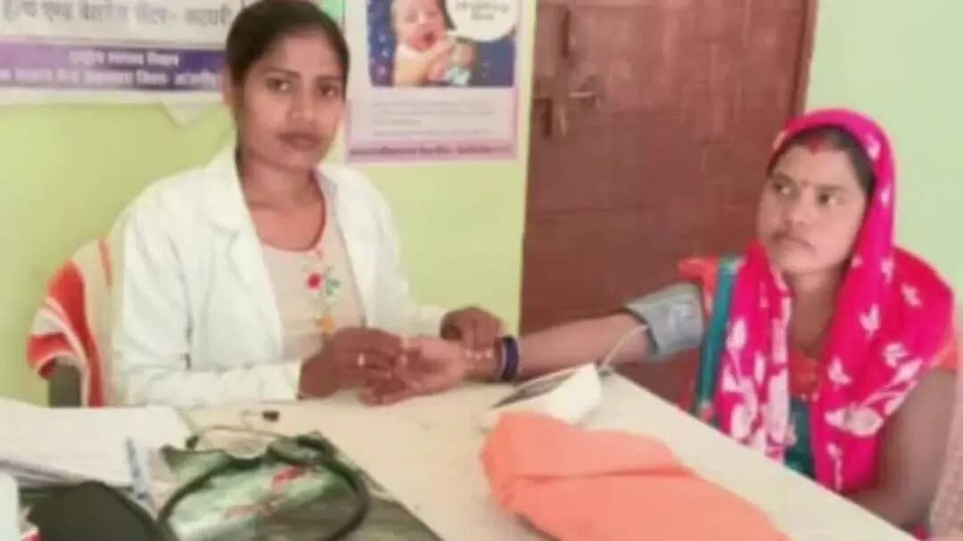 जांजगीर: जिले में सेवा संकल्प अभियान के तहत गर्भवती माताओं और किशोरी बालिकाओं की स्वास्थ्य जांच