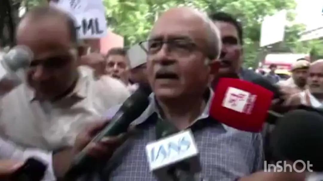जंतर मंतर पर विरोध प्रदर्शन को लेकर वकील प्रशांत भूषण ने प्रतिक्रिया दी