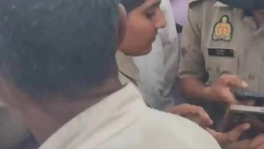 अतरौली: पाली मुकीमपुर क्षेत्र में तेज रफ्तार ट्रैक्टर-ट्रॉली ने बाइक में मारी टक्कर, दो मासूम बहनों की मौत