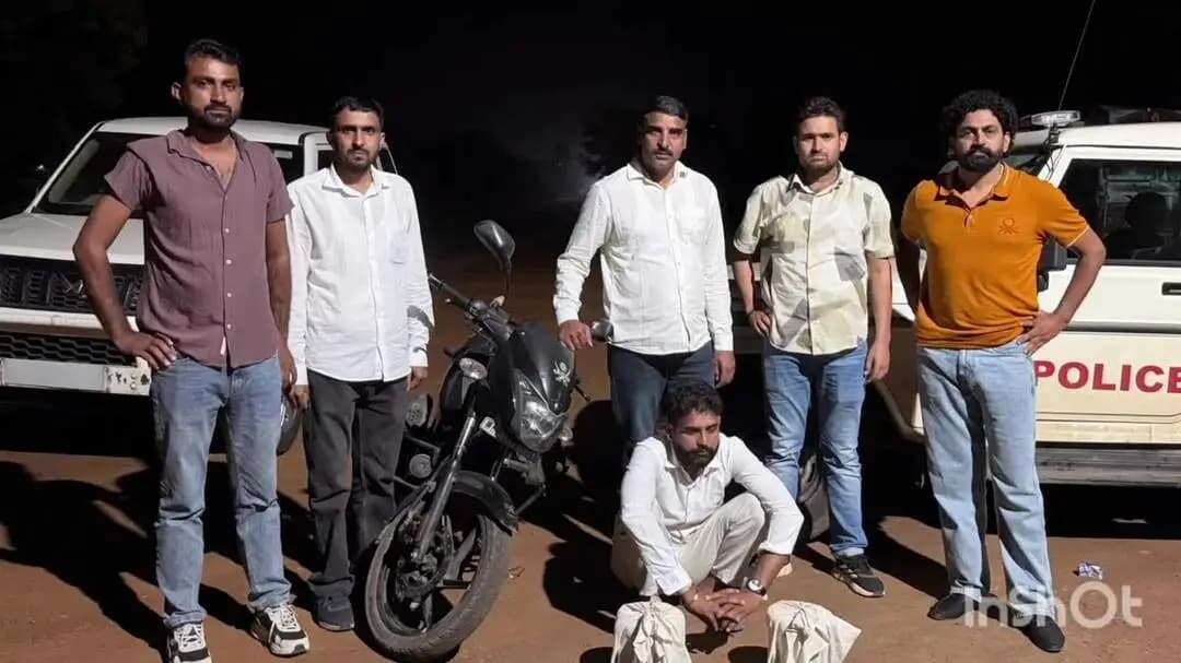 प्रतापगढ़: हथुनिया में 4.939 किलो अफीम के साथ आरोपी गिरफ्तार, कार्रवाई में हथुनिया पुलिस और एएनटीएफ टीम शामिल