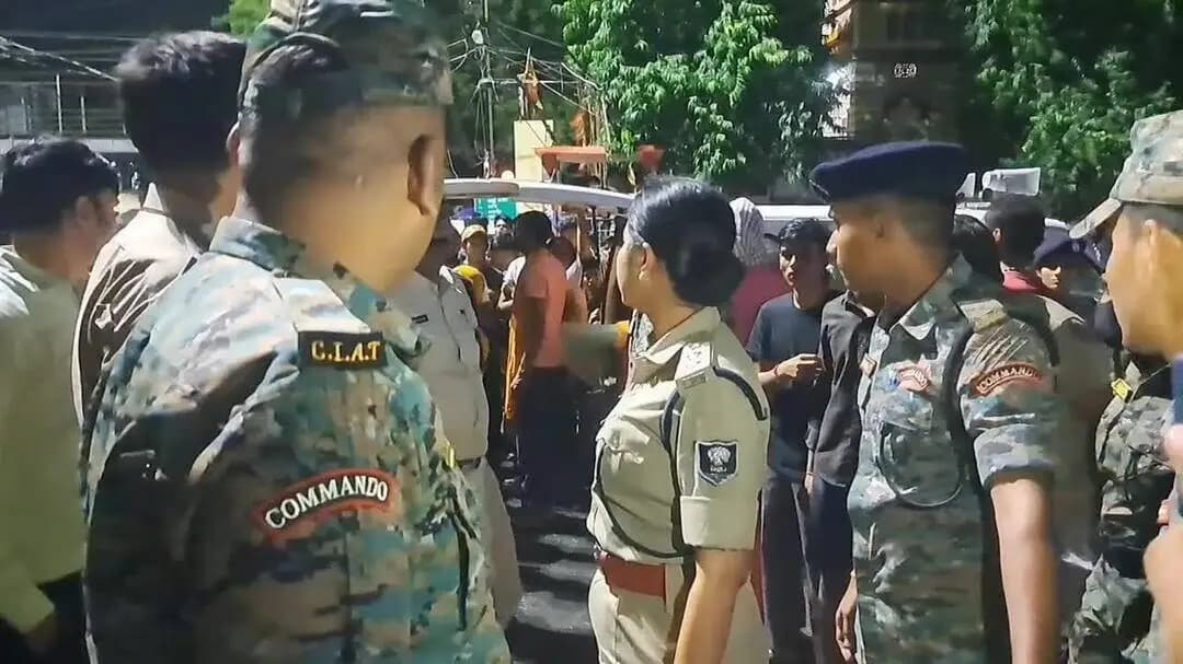 जमुई: मारपीट में घायल व्यक्ति की 17वें दिन पटना में इलाज के दौरान हुई मौत, आक्रोशित लोगों ने शव के साथ कचहरी चौक को किया जाम