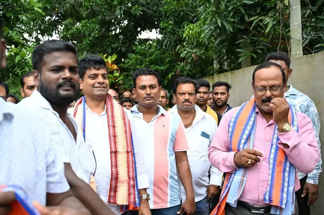 କଟକ ପୌରାଞ୍ଚଳ: କଟକ ସଦରରେ ସେବା ସଂକଳ୍ପ ଅଭିଯାନ: ସ୍ଥାନୀୟ ଉତ୍ପାଦକୁ ପ୍ରୋତ୍ସାହନ ଦେଲେ ବିଧାୟକ