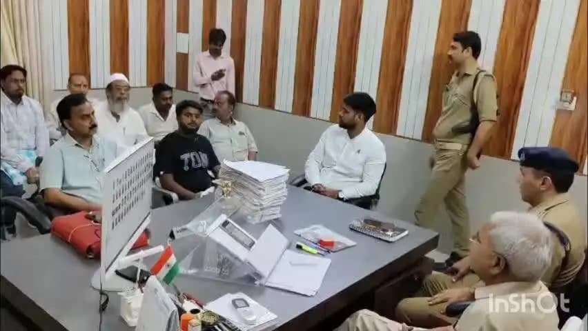 संभल: सरायतरीन के बाजारगंज में रास्ते के विवाद ने पकड़ा तूल, दोनों पक्ष सिटी मजिस्ट्रेट कार्यालय पहुंचे, सोमवार को होगी सुनवाई