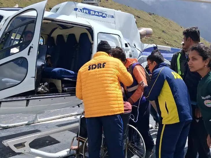 रुद्रप्रयाग: केदारनाथ में दो यात्रियों की गंभीर तबीयत, हेली से एम्स ऋषिकेश भर्ती