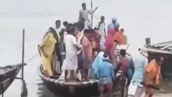 सिमरी बख्तियारपुर: नेपाल के जलग्रहण क्षेत्रों व सीमावर्ती इलाकों में भारी बारिश से कोसी नदी का जलस्तर तेजी से बढ़ा