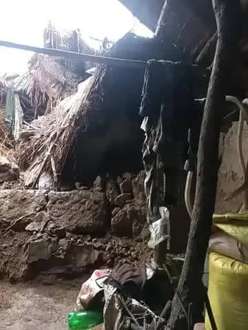 ग्राम सेवढ़ा ग्राम पंचायत बडनपुर जिला लखीमपुर खीरी के रहने वाला हूं हमारा मकान गिर चुका है किसी भी कोई कॉलोनी अभी तक हमे