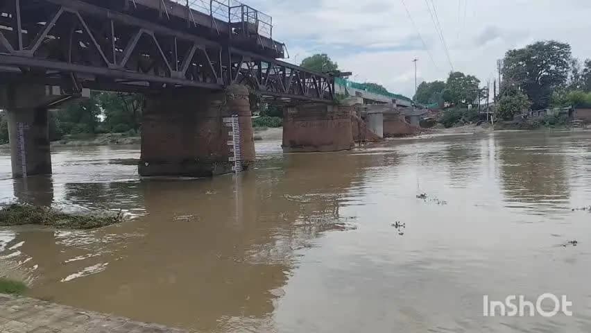 शाहजहांपुर: भारी बारिश के बीच नदियों के जलस्तर में बढ़ोतरी, दूनी बैराज से गर्रा में छोड़ा गया 19,483 क्यूसेक पानी