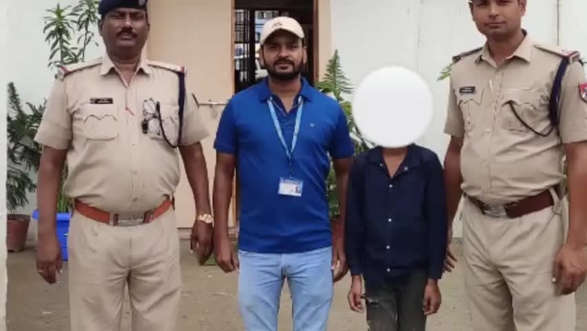 गया टाउन सीडी ब्लॉक: गया स्टेशन पर RPF ने ट्रेन में मां से बिछड़े 10 वर्षीय बच्चे का किया बचाव
