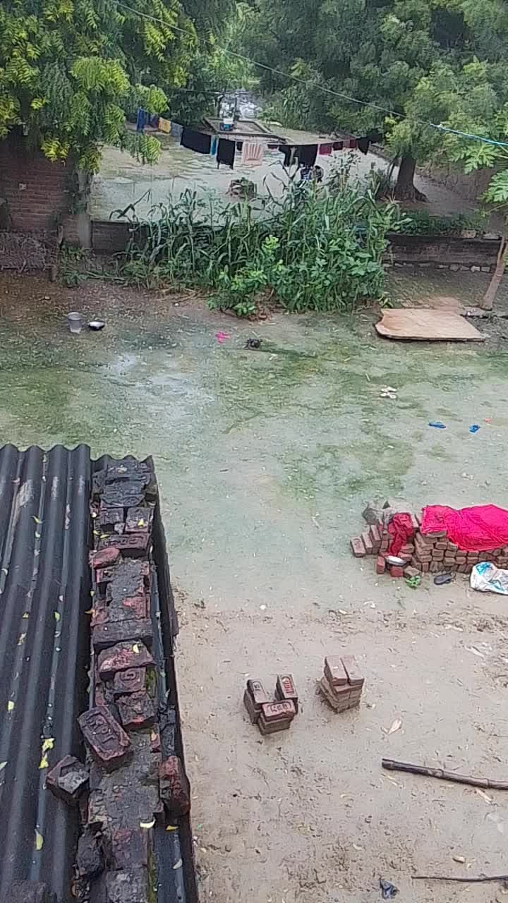मंगला प्रसाद ने ऐसी जमीन के नाम पर अभिषेक राज का 70000 खाया ना तो जमीन दे रहा है उसे जमीन खाली करने पर बोलने पर जान से म