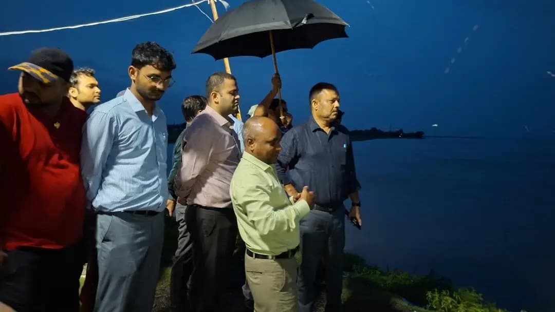 सलखुआ: सहरसा में कोसी नदी के बढ़ते जलस्तर को लेकर प्रशासन ने कड़ी सतर्कता जारी