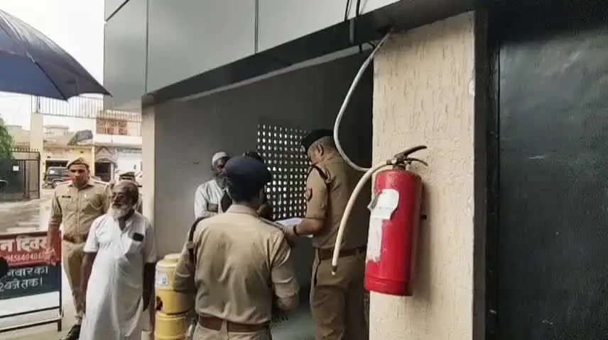 बुढ़ाना: एक महिला ने पुलिस को प्रार्थना पत्र देकर अपने पति, जेठ और देवर पर मारपीट करने का आरोप लगाया, कार्यवाही की मांग की