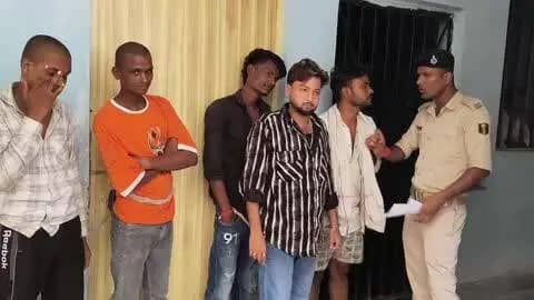 भभुआ: भभुआ वार्ड 22 में घर से सोने-चांदी के आभूषण चोरी, पुलिस ने 5 लोगों को किया गिरफ्तार
